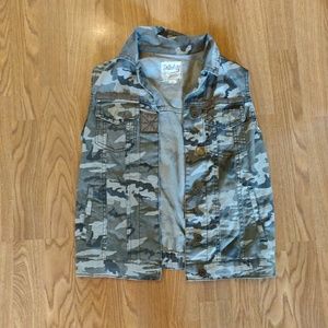 Shic Camo Vest
